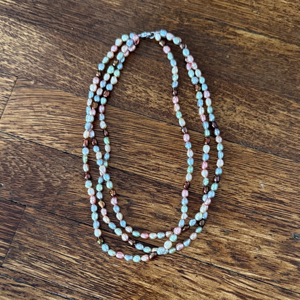 Elegant Pastel Beaded Necklace